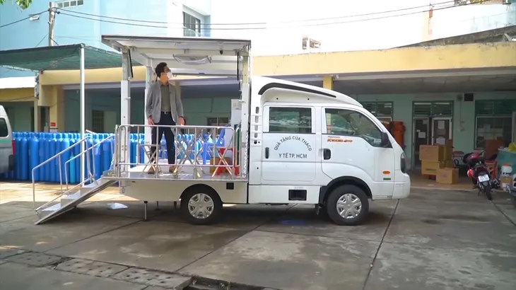 Gala Việc tử tế 2022: Vì đất nước cần những trái tim dựng sân khấu tại 3 miền, sân khấu trên sân trực thăng - Ảnh 6. Gala Việc tử tế 2022: Vì đất nước cần những trái tim dựng sân khấu tại 3 miền, sân khấu trên sân trực thăng - Ảnh 6.