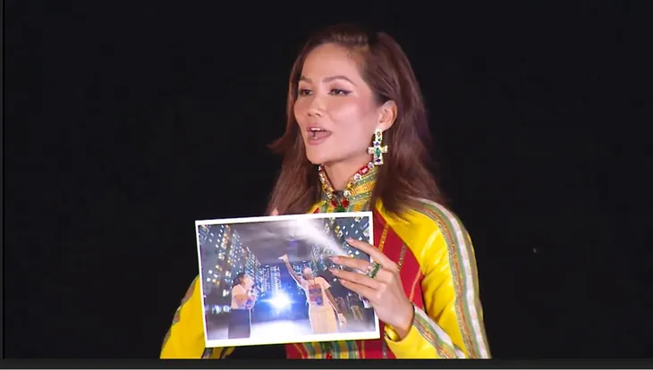 Gala Việc tử tế 2022: Vì đất nước cần những trái tim dựng sân khấu tại 3 miền, sân khấu trên sân trực thăng - Ảnh 8. Gala Việc tử tế 2022: Vì đất nước cần những trái tim dựng sân khấu tại 3 miền, sân khấu trên sân trực thăng - Ảnh 8.