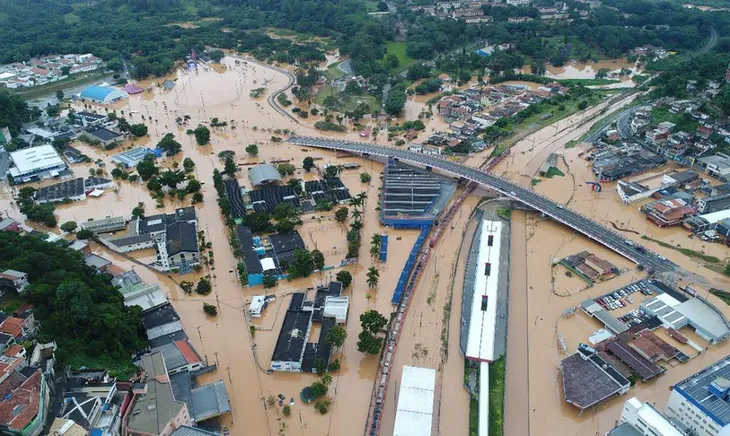 Brazil: Mưa lớn gây lũ lụt và lở đất ở São Paulo khiến ít nhất 19 người thiệt mạng - Ảnh 1. Brazil: Mưa lớn gây lũ lụt và lở đất ở São Paulo khiến ít nhất 19 người thiệt mạng - Ảnh 1.