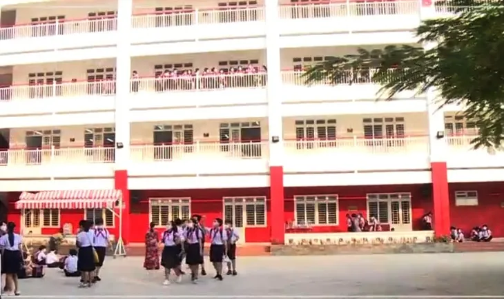 Gần 700.000 học sinh tại TP Hồ Chí Minh quay lại trường học - Ảnh 2. Gần 700.000 học sinh tại TP Hồ Chí Minh quay lại trường học - Ảnh 2.