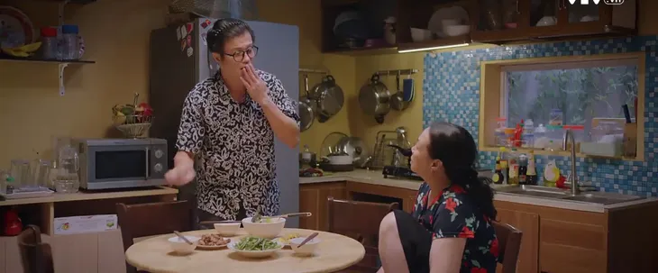 Thương ngày nắng về: Bị mẹ phát hiện trốn học đi làm thêm, Vân còn sắp bị cậu khui trót dại có bầu - Ảnh 16. Thương ngày nắng về: Bị mẹ phát hiện trốn học đi làm thêm, Vân còn sắp bị cậu khui trót dại có bầu - Ảnh 16.