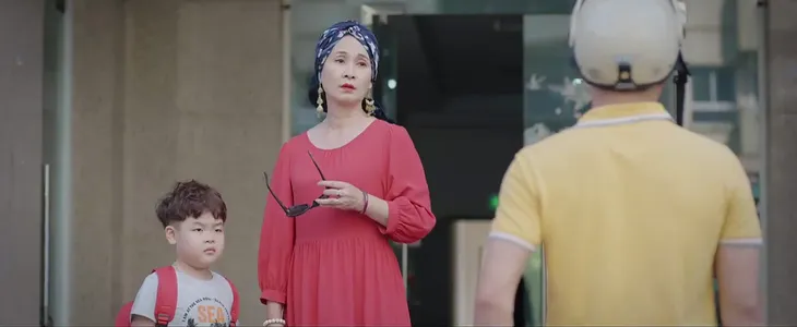 Thương ngày nắng về: Bị mẹ phát hiện trốn học đi làm thêm, Vân còn sắp bị cậu khui trót dại có bầu - Ảnh 27. Thương ngày nắng về: Bị mẹ phát hiện trốn học đi làm thêm, Vân còn sắp bị cậu khui trót dại có bầu - Ảnh 27.