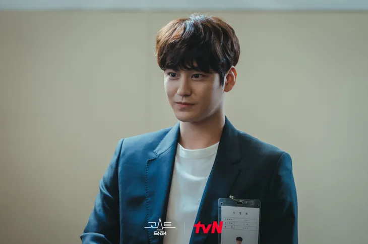 Bi Rain trở lại với loạt phim giả tưởng Ghost Doctor, nhận được quan tâm lớn - Ảnh 2. Bi Rain trở lại với loạt phim giả tưởng Ghost Doctor, nhận được quan tâm lớn - Ảnh 2.