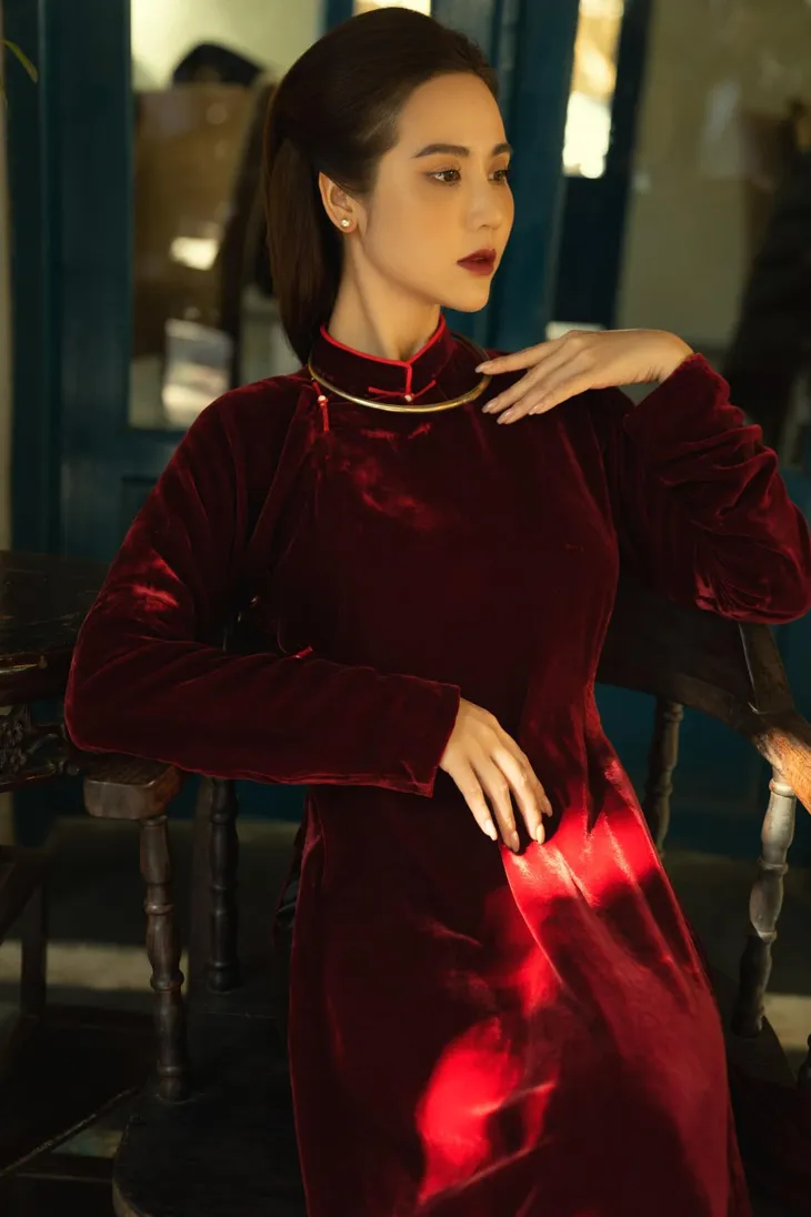 Rũ bỏ vẻ gợi cảm, Huyền Lizzie hoá phụ nữ thời xưa - Ảnh 9. Rũ bỏ vẻ gợi cảm, Huyền Lizzie hoá phụ nữ thời xưa - Ảnh 9.