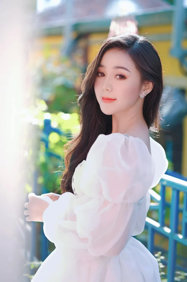 Quỳnh Kool hoá cánh bướm mong manh - Ảnh 1. Quỳnh Kool hoá cánh bướm mong manh - Ảnh 1.