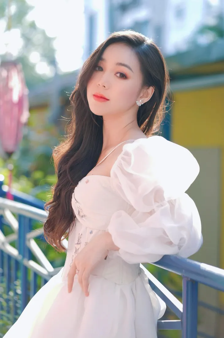 Quỳnh Kool hoá cánh bướm mong manh - Ảnh 10. Quỳnh Kool hoá cánh bướm mong manh - Ảnh 10.