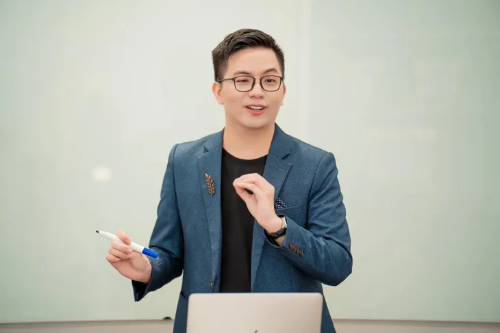 BTV Ngọc Sơn: Kỹ năng MC truyền hình giúp tôi rất nhiều trong việc giảng dạy và kinh doanh - Ảnh 2.