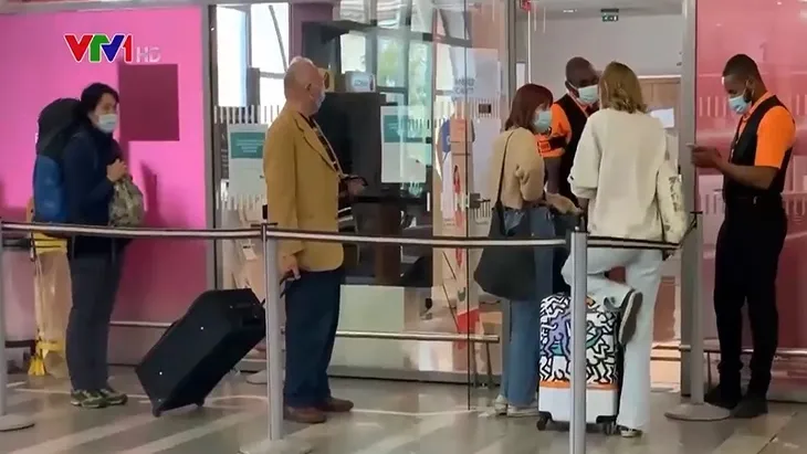 Nhiều khách du lịch châu Âu vẫn chọn Pháp là điểm đến - Ảnh 1. Nhiều khách du lịch châu Âu vẫn chọn Pháp là điểm đến - Ảnh 1.