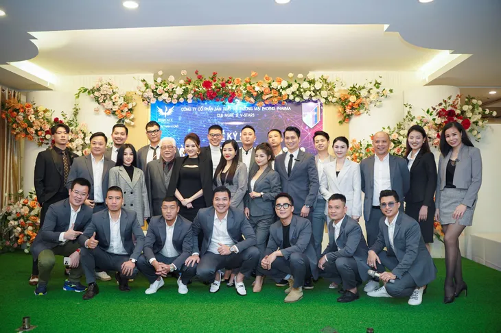 Diễn viên Việt Anh ký hợp đồng hợp tác chính thức với Phoenix Pharma - Ảnh 2. Diễn viên Việt Anh ký hợp đồng hợp tác chính thức với Phoenix Pharma - Ảnh 2.