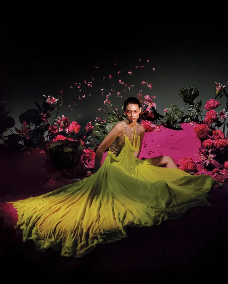 Jung Ho Yeon - Ngôi sao Hàn Quốc đầu tiên lên bìa đơn Vogue Mỹ - Ảnh 2. Jung Ho Yeon - Ngôi sao Hàn Quốc đầu tiên lên bìa đơn Vogue Mỹ - Ảnh 2.