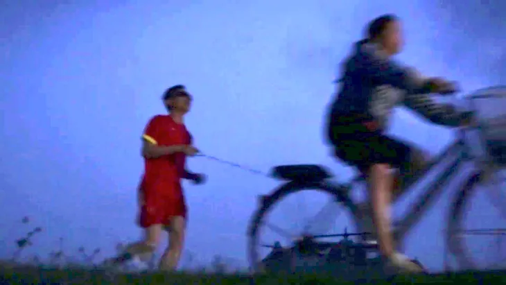 Trạm yêu thương: Người khiếm thị Việt Nam đầu tiên hoàn thành half-marathon nhờ cú chạm tay - Ảnh 3. Trạm yêu thương: Người khiếm thị Việt Nam đầu tiên hoàn thành half-marathon nhờ cú chạm tay - Ảnh 3.
