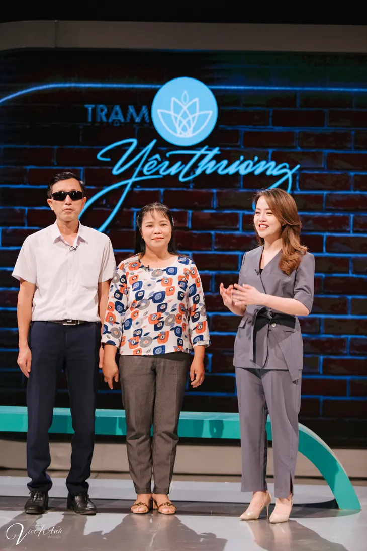 Trạm yêu thương: Người khiếm thị Việt Nam đầu tiên hoàn thành half-marathon nhờ cú chạm tay - Ảnh 1. Trạm yêu thương: Người khiếm thị Việt Nam đầu tiên hoàn thành half-marathon nhờ cú chạm tay - Ảnh 1.