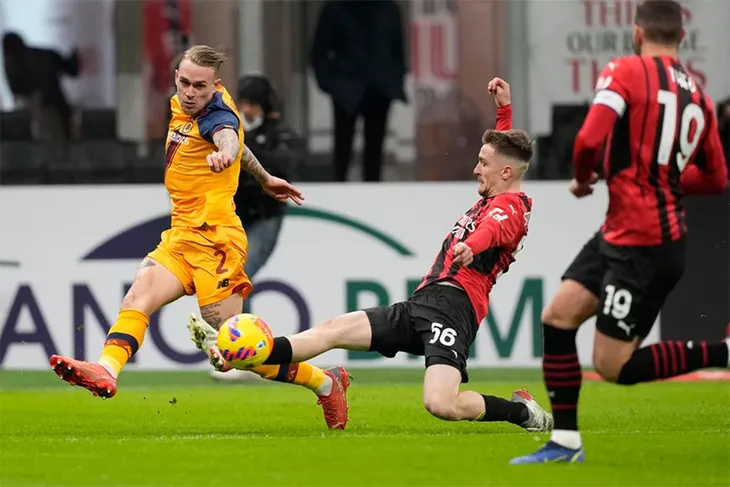 AC Milan vượt qua AS Roma trên sân nhà - Ảnh 2. AC Milan vượt qua AS Roma trên sân nhà - Ảnh 2.