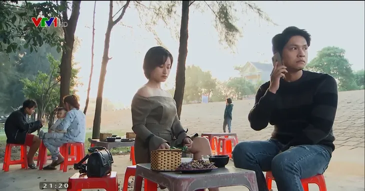 Mùa xuân ở lại - Tập 4: Anh bộ đội biên phòng thừa nhận thích Hòa - Ảnh 9. Mùa xuân ở lại - Tập 4: Anh bộ đội biên phòng thừa nhận thích Hòa - Ảnh 9.