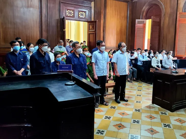 Cựu Phó Bí thư Thành ủy TP Hồ Chí Minh Tất Thành Cang bị tuyên phạt 10 năm tù - Ảnh 1. Cựu Phó Bí thư Thành ủy TP Hồ Chí Minh Tất Thành Cang bị tuyên phạt 10 năm tù - Ảnh 1.