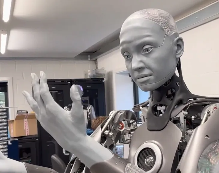 Robot hình người Ameca gây ấn tượng tại CES 2022 - Ảnh 1.