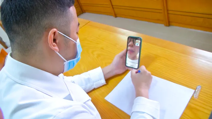 Nhóm bác sĩ quân y hỗ trợ F0 điều trị tại nhà - Ảnh 1. Nhóm bác sĩ quân y hỗ trợ F0 điều trị tại nhà - Ảnh 1.