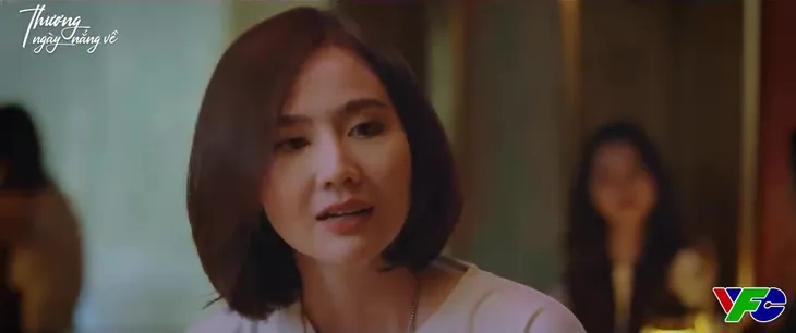 Thương ngày nắng về - Tập 25: Bộ tứ Trang - Duy - Vân - Phong tình cờ gặp mặt - Ảnh 3. Thương ngày nắng về - Tập 25: Bộ tứ Trang - Duy - Vân - Phong tình cờ gặp mặt - Ảnh 3.