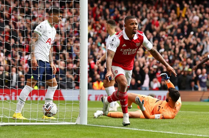 Thắng Tottenham, Arsenal xây chắc ngôi đầu Ngoại hạng Anh - Ảnh 2. Thắng Tottenham, Arsenal xây chắc ngôi đầu Ngoại hạng Anh - Ảnh 2.