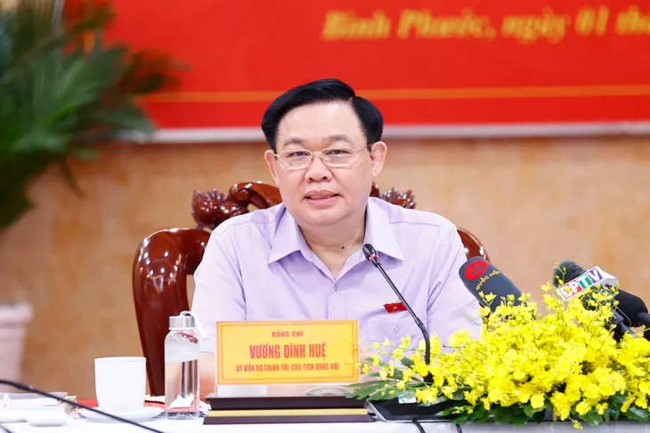 Chủ tịch Quốc hội Vương Đình Huệ: Bình Phước cần chủ động đón làn sóng đầu tư mới - Ảnh 3. Chủ tịch Quốc hội Vương Đình Huệ: Bình Phước cần chủ động đón làn sóng đầu tư mới - Ảnh 3.
