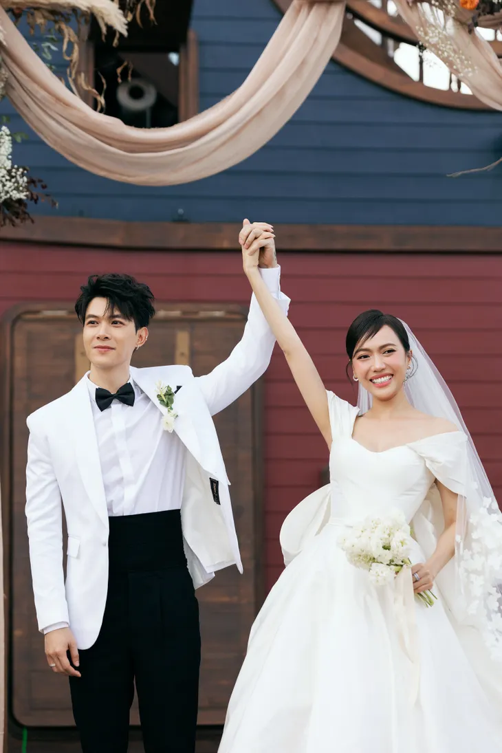 Diệu Nhi - Anh Tú rạng ngời hạnh phúc trong lễ cưới - Ảnh 4. Diệu Nhi - Anh Tú rạng ngời hạnh phúc trong lễ cưới - Ảnh 4.