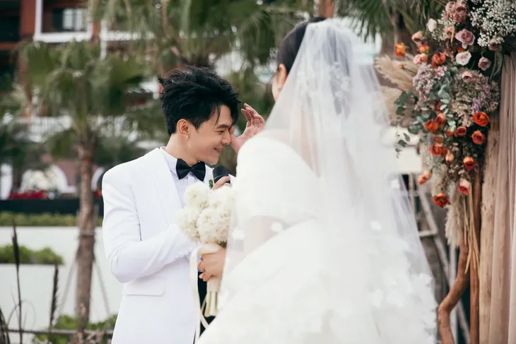 Diệu Nhi - Anh Tú rạng ngời hạnh phúc trong lễ cưới - Ảnh 7. Diệu Nhi - Anh Tú rạng ngời hạnh phúc trong lễ cưới - Ảnh 7.