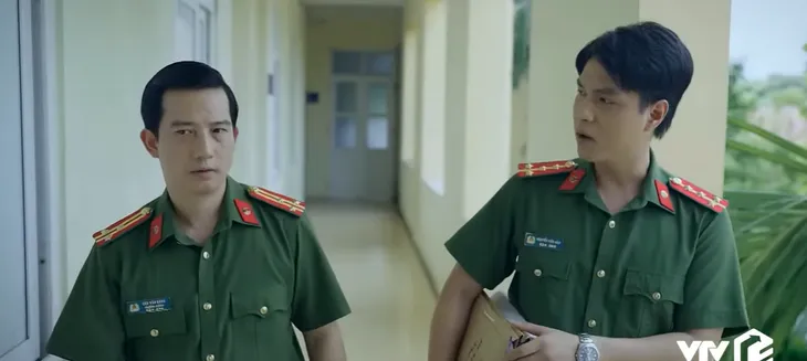 Đấu trí - Tập 60: Thượng tá Bàng là nội gián đường dây buôn lậu? - Ảnh 1. Đấu trí - Tập 60: Thượng tá Bàng là nội gián đường dây buôn lậu? - Ảnh 1.