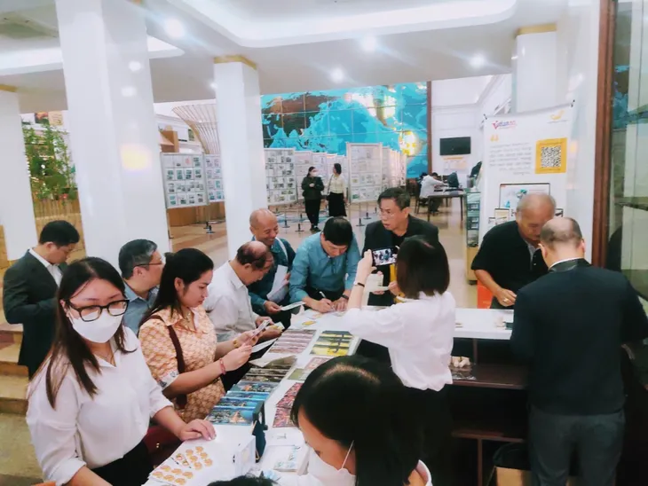 Khai mạc Trưng bày tem Bưu chính Hà Nội 2022 - Ảnh 3.