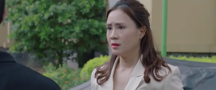 Hành trình công lý - Tập 1: Con gái nằm viện, Hoàng (Việt Anh) nửa tỉnh nửa mê lên giường với tình cũ - Ảnh 9.