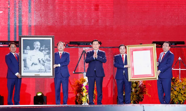 Phổ Yên nỗ lực để xứng tầm động lực phát triển của tỉnh Thái Nguyên - Ảnh 2. Phổ Yên nỗ lực để xứng tầm động lực phát triển của tỉnh Thái Nguyên - Ảnh 2.