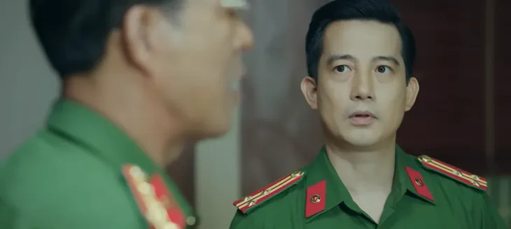 Đấu trí - Tập 61: Vũ bị tạm đình chỉ công tác vì bị đổ oan nhận hối lộ - Ảnh 4. Đấu trí - Tập 61: Vũ bị tạm đình chỉ công tác vì bị đổ oan nhận hối lộ - Ảnh 4.