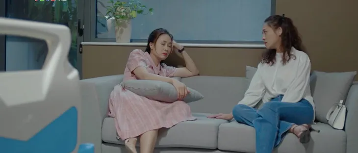 Hành trình công lý - Tập 2: Xem clip nóng của chồng, Phương nôn thốc nôn tháo - Ảnh 2.