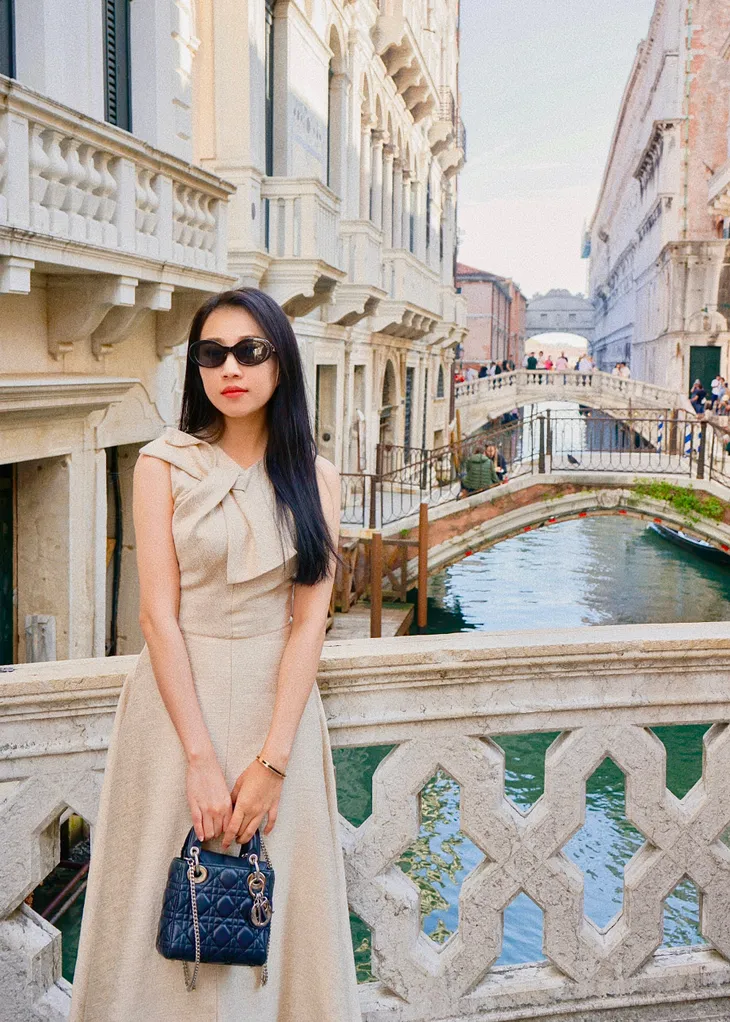 Huỳnh Hồng Loan lần đầu đóng cùng Minh Luân trong phim mới - Ảnh 10. Huỳnh Hồng Loan lần đầu đóng cùng Minh Luân trong phim mới - Ảnh 10.