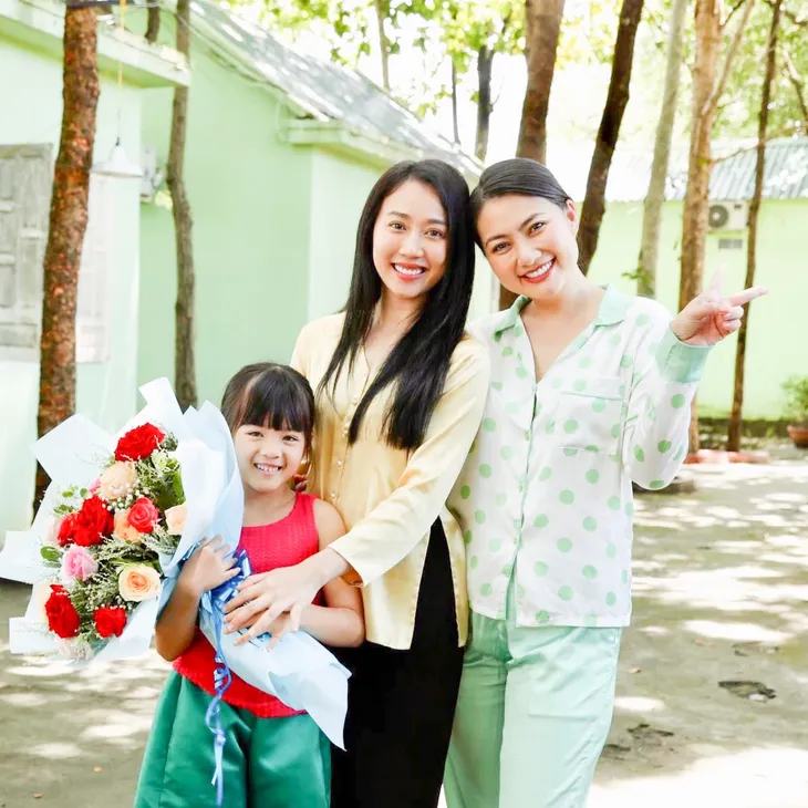 Huỳnh Hồng Loan lần đầu đóng cùng Minh Luân trong phim mới - Ảnh 7. Huỳnh Hồng Loan lần đầu đóng cùng Minh Luân trong phim mới - Ảnh 7.