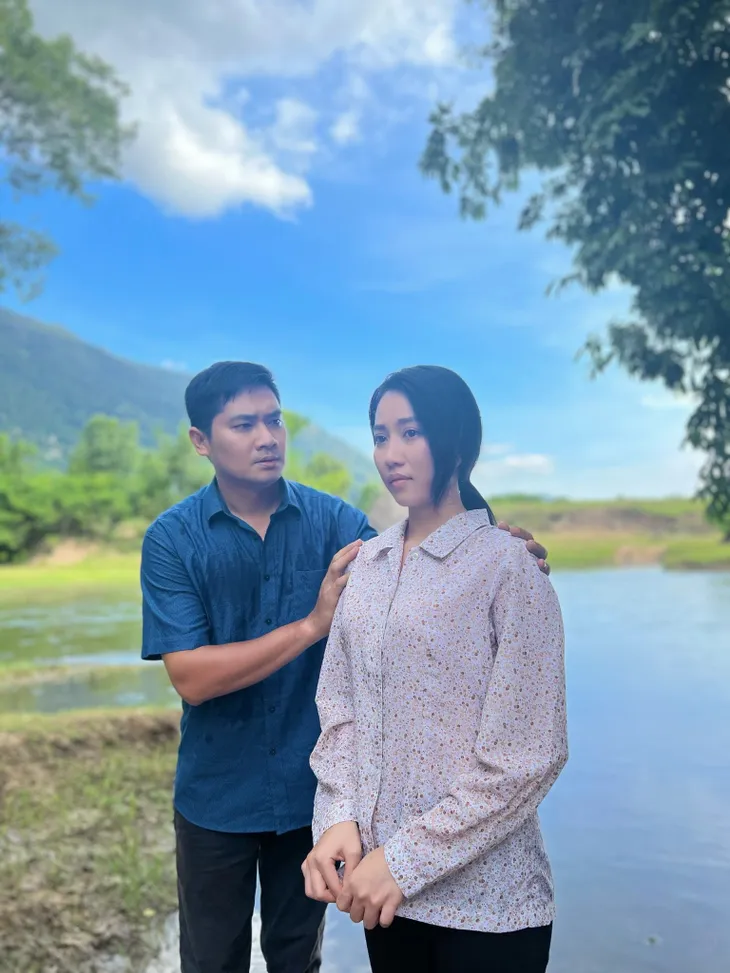 Huỳnh Hồng Loan lần đầu đóng cùng Minh Luân trong phim mới - Ảnh 1. Huỳnh Hồng Loan lần đầu đóng cùng Minh Luân trong phim mới - Ảnh 1.