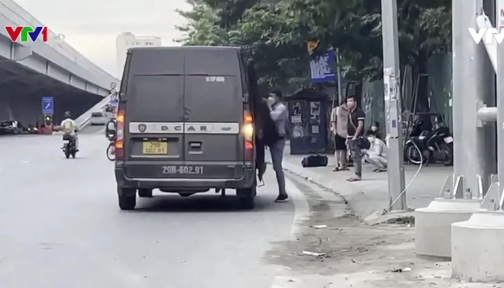 Vì sao nhiều nhà xe bỏ bến? - Ảnh 1. Vì sao nhiều nhà xe bỏ bến? - Ảnh 1.