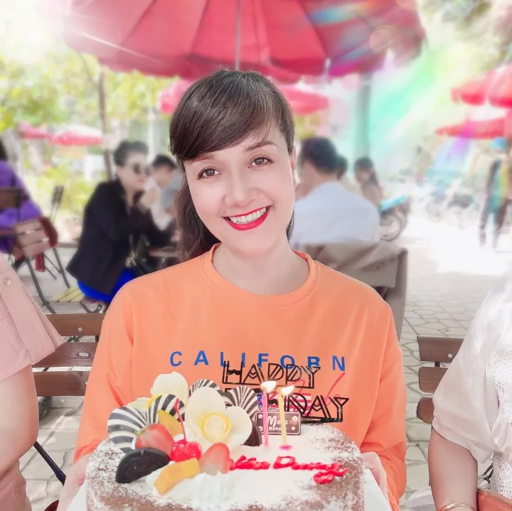 Sao Việt ngày 12/10: Bà xã NSND Công Lý tiết lộ tình trạng sức khỏe của chồng - Ảnh 6. Sao Việt ngày 12/10: Bà xã NSND Công Lý tiết lộ tình trạng sức khỏe của chồng - Ảnh 6.