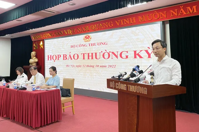 Bộ Công Thương: Doanh nghiệp đầu mối thua lỗ gây thiếu hụt xăng dầu - Ảnh 1. Bộ Công Thương: Doanh nghiệp đầu mối thua lỗ gây thiếu hụt xăng dầu - Ảnh 1.