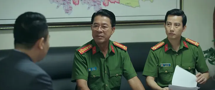 Đấu trí - Tập 62: Chủ tịch tỉnh hài lòng khi Thượng tá Bàng phụ trách vụ TN Mobile - Ảnh 5. Đấu trí - Tập 62: Chủ tịch tỉnh hài lòng khi Thượng tá Bàng phụ trách vụ TN Mobile - Ảnh 5.