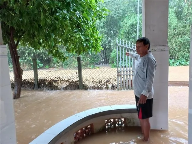 Nhiều địa phương ở Quảng Ngãi thiệt hại do mưa lớn - Ảnh 5. Nhiều địa phương ở Quảng Ngãi thiệt hại do mưa lớn - Ảnh 5.