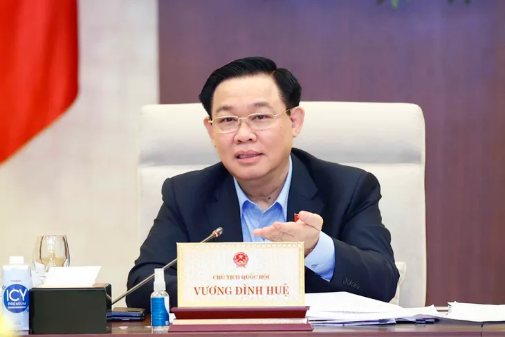 Chủ tịch UBND TP Hà Nội: Mỗi xe ô tô cần có mã định danh riêng - Ảnh 1. Chủ tịch UBND TP Hà Nội: Mỗi xe ô tô cần có mã định danh riêng - Ảnh 1.