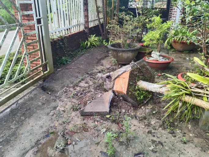 Một nhà dân ở Phú Quốc bị ném bom tự chế - Ảnh 1. Một nhà dân ở Phú Quốc bị ném bom tự chế - Ảnh 1.