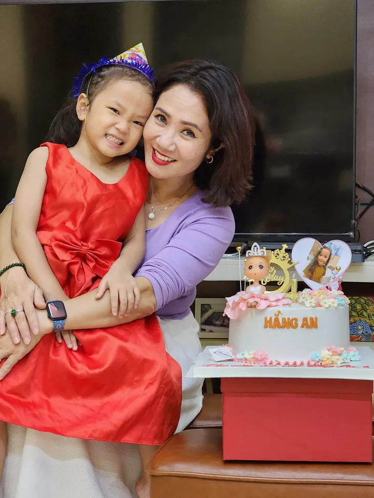 Sao Việt ngày 13/10: Ảnh thời chân quê của Mai Phương Thúy, Xuân Bắc bên gia đình - Ảnh 8. Sao Việt ngày 13/10: Ảnh thời chân quê của Mai Phương Thúy, Xuân Bắc bên gia đình - Ảnh 8.