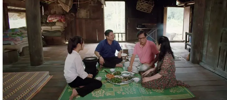 Thông gia ngõ hẹp - Tập 8: Mối thù năm xưa giữa ông Khôi và ông Phúc được tiết lộ - Ảnh 5. Thông gia ngõ hẹp - Tập 8: Mối thù năm xưa giữa ông Khôi và ông Phúc được tiết lộ - Ảnh 5.