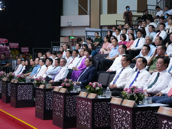 Toàn cảnh lễ ra mắt Kênh truyền hình Quốc gia khu vực Tây Nam Bộ - VTV Cần Thơ - Ảnh 8. Toàn cảnh lễ ra mắt Kênh truyền hình Quốc gia khu vực Tây Nam Bộ - VTV Cần Thơ - Ảnh 8.