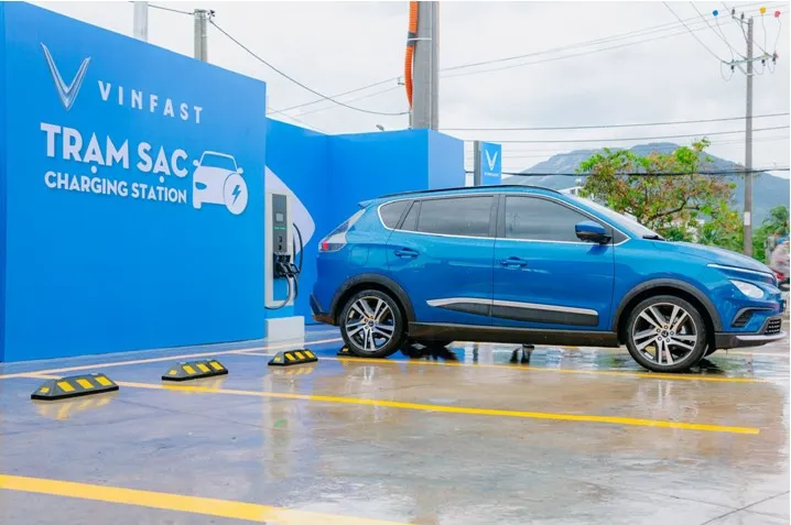 VinFast và Petrolimex khai trương dịch vụ sạc xe điện tại hệ thống Petrolimex trên toàn quốc - Ảnh 3. VinFast và Petrolimex khai trương dịch vụ sạc xe điện tại hệ thống Petrolimex trên toàn quốc - Ảnh 3.