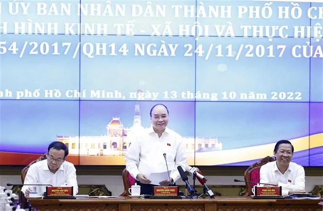 Chủ tịch nước Nguyễn Xuân Phúc: TP Hồ Chí Minh cần đi trước một số lĩnh vực - Ảnh 1. Chủ tịch nước Nguyễn Xuân Phúc: TP Hồ Chí Minh cần đi trước một số lĩnh vực - Ảnh 1.