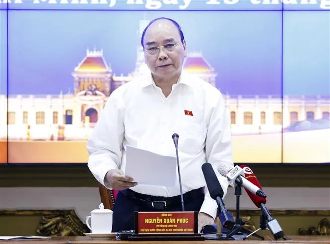 Chủ tịch nước Nguyễn Xuân Phúc: TP Hồ Chí Minh cần đi trước một số lĩnh vực - Ảnh 2. Chủ tịch nước Nguyễn Xuân Phúc: TP Hồ Chí Minh cần đi trước một số lĩnh vực - Ảnh 2.