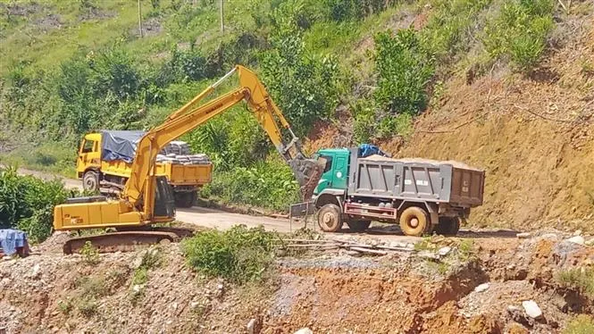 Áp thấp nhiệt đới gây mưa lớn kéo dài, ngập úng diện rộng tại miền Trung - Ảnh 17. Áp thấp nhiệt đới gây mưa lớn kéo dài, ngập úng diện rộng tại miền Trung - Ảnh 17.