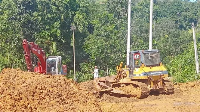 Áp thấp nhiệt đới gây mưa lớn kéo dài, ngập úng diện rộng tại miền Trung - Ảnh 16. Áp thấp nhiệt đới gây mưa lớn kéo dài, ngập úng diện rộng tại miền Trung - Ảnh 16.